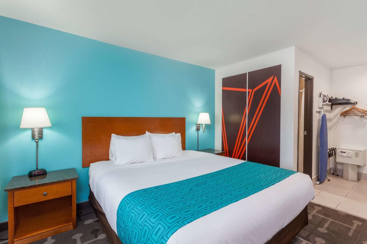 Howard Johnson By Wyndham National City/San Diego South Dış mekan fotoğraf