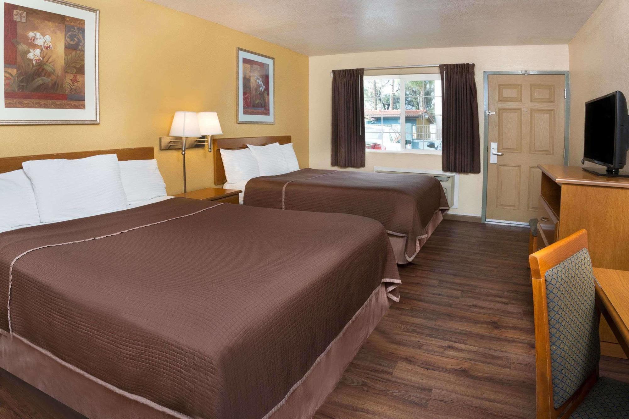 Howard Johnson By Wyndham National City/San Diego South Dış mekan fotoğraf