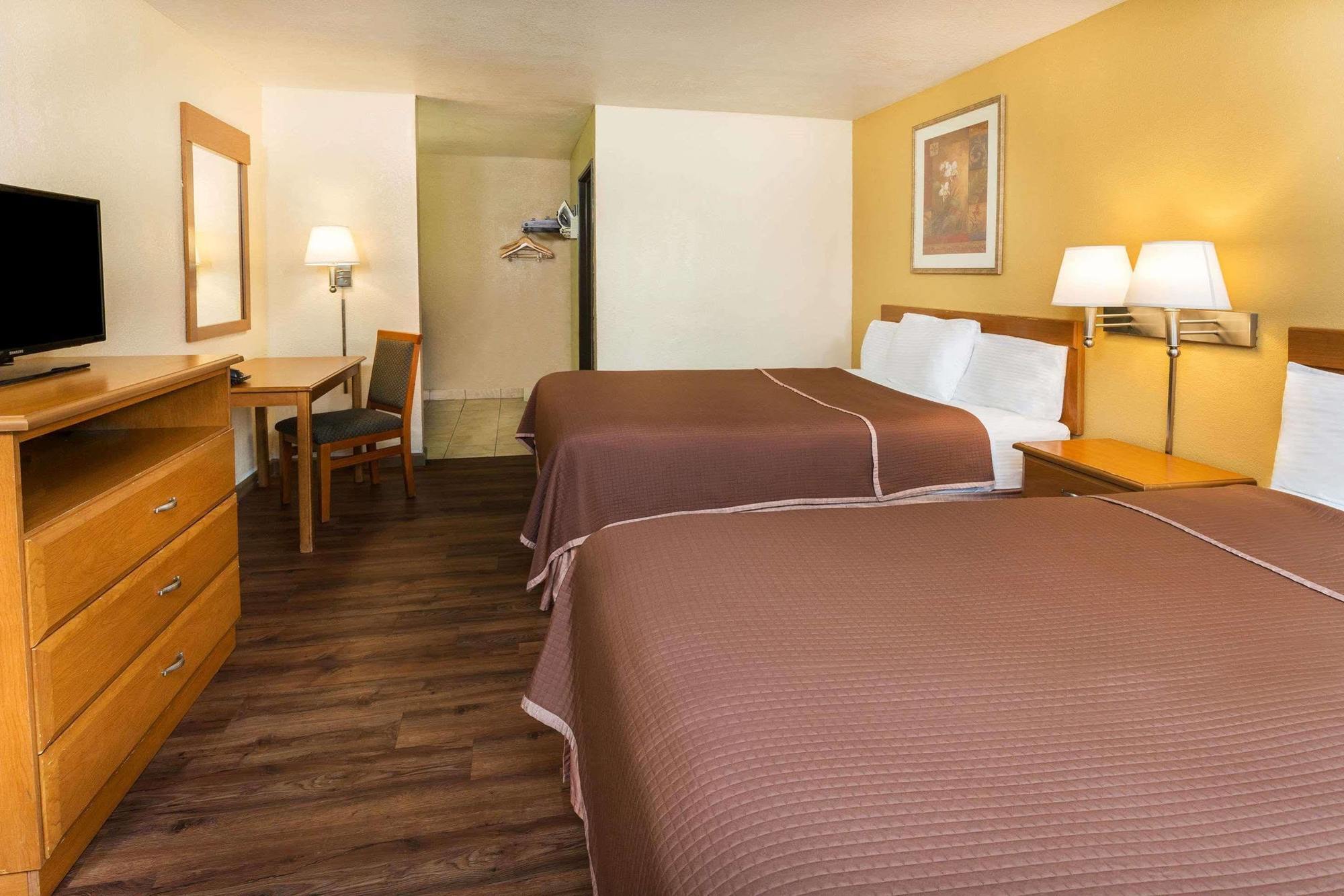Howard Johnson By Wyndham National City/San Diego South Dış mekan fotoğraf