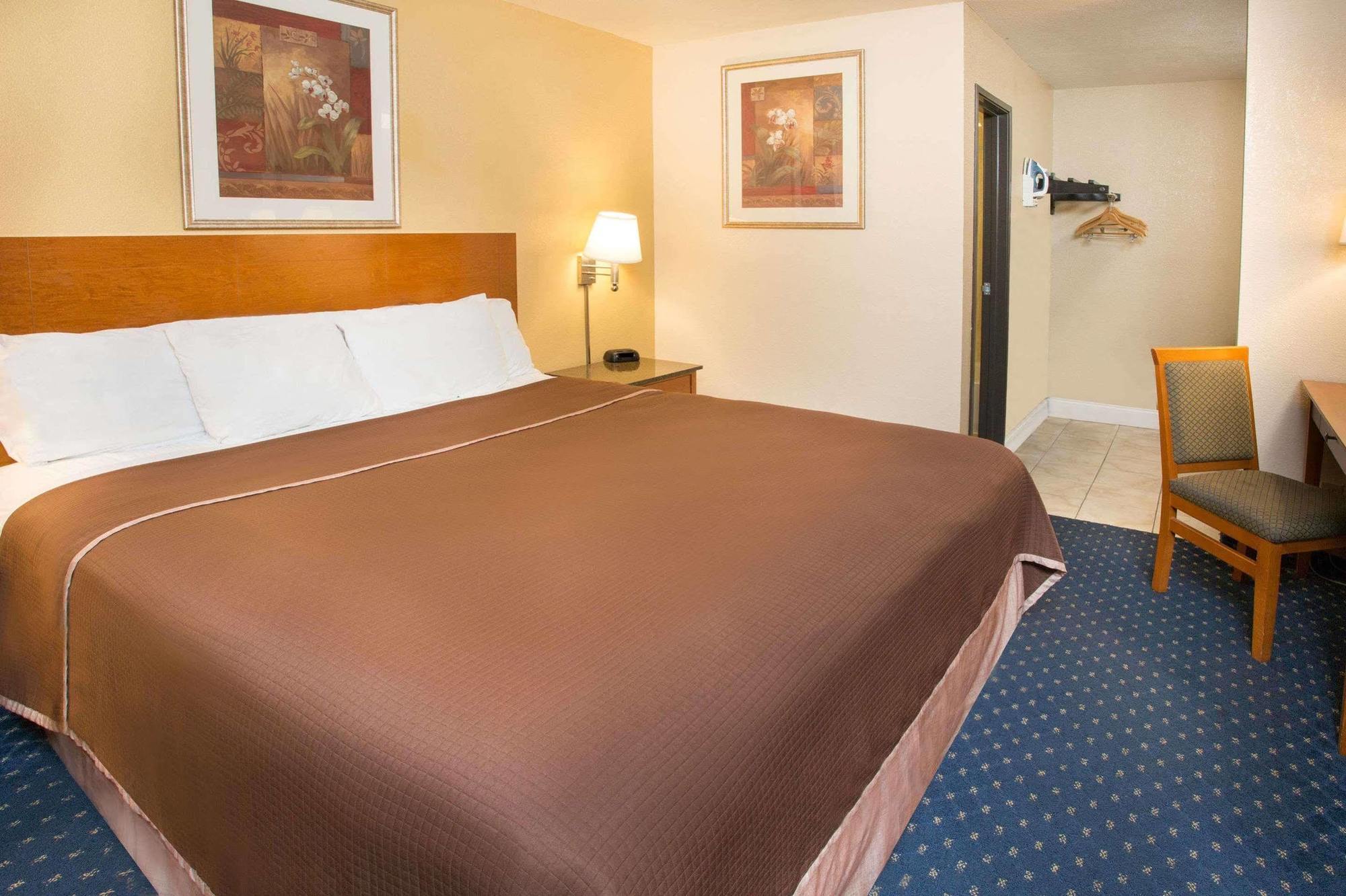 Howard Johnson By Wyndham National City/San Diego South Dış mekan fotoğraf