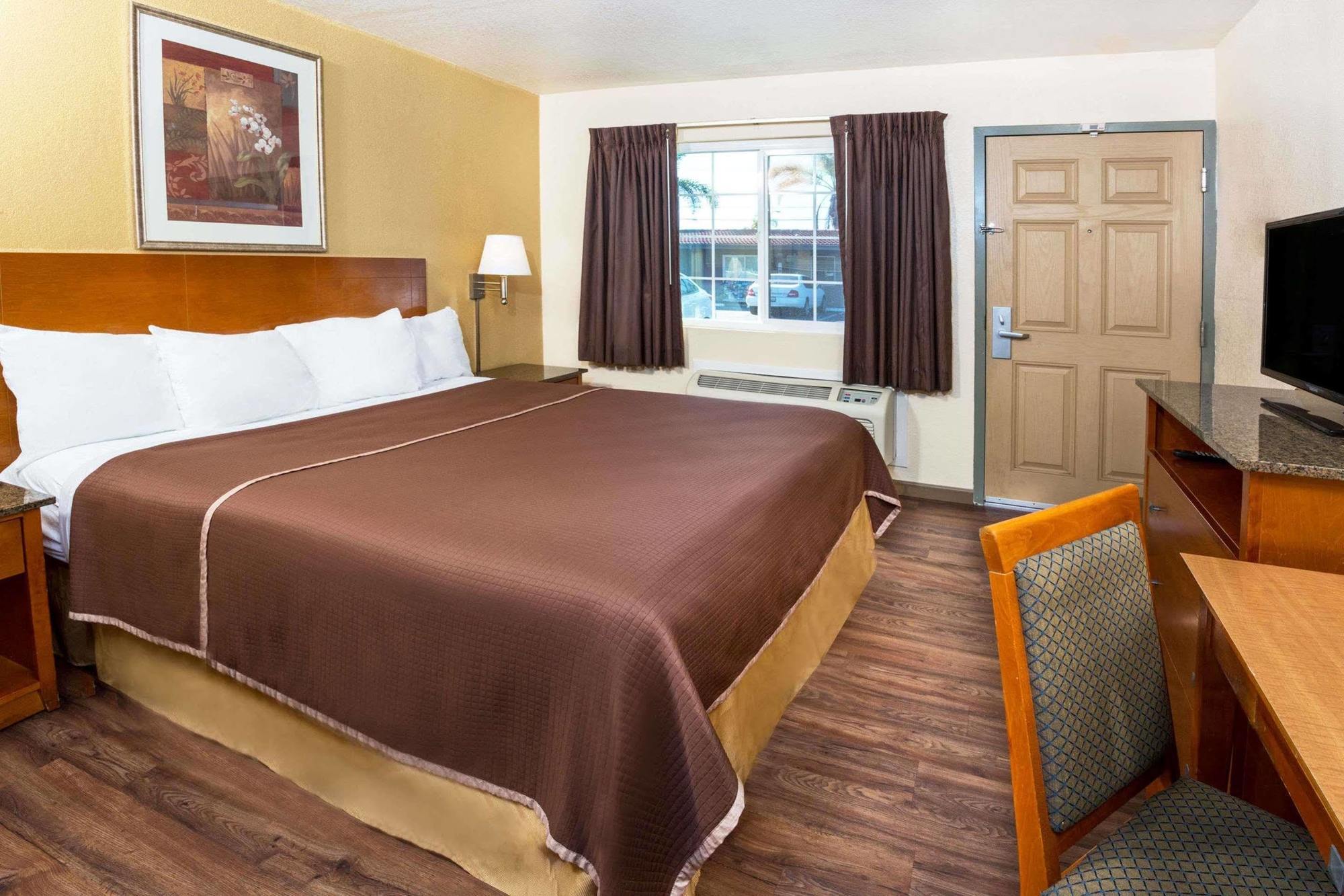 Howard Johnson By Wyndham National City/San Diego South Dış mekan fotoğraf
